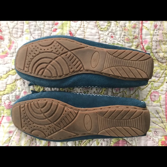 Peace suede Mocs - Picture 5 of 6
